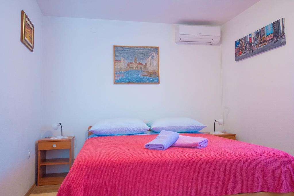 Charming Room With Balcony Split Exterior photo