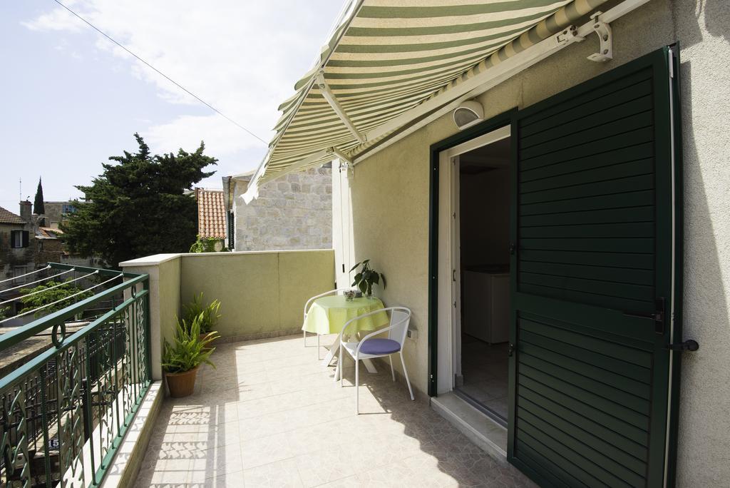 Charming Room With Balcony Split Exterior photo